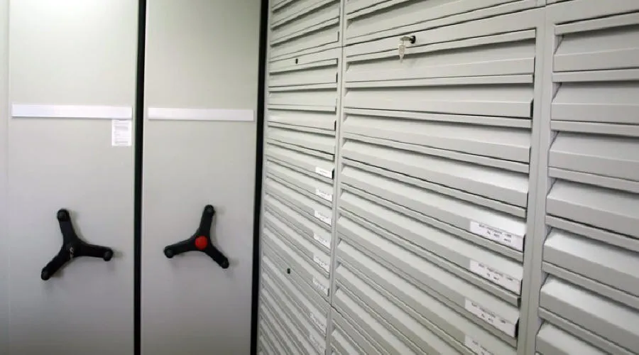 Produttore di scaffalature mobili, armadi mobili, mobili per ufficio da magazzino in metallo, Polonia